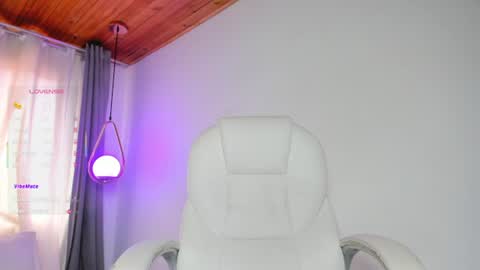 Mia Nevaeh - follow me online show from August 8, 9:37 pm