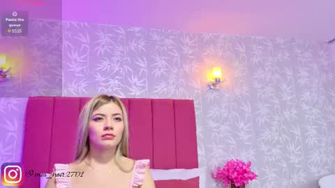 Mia online show from August 13, 6:33 pm