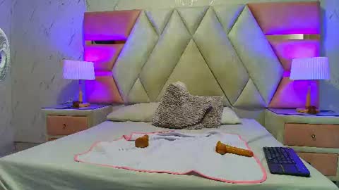 mia_nova18 online show from August 11, 4:42 pm