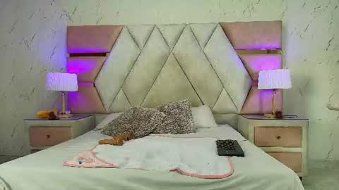 mia_nova18 online show from August 13, 4:43 pm