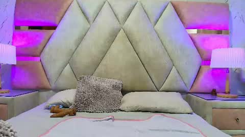 mia_nova18 online show from August 15, 3:38 pm