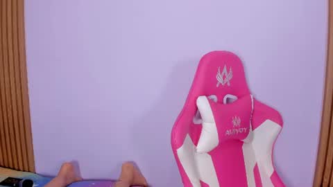 mia novoa online show from August 1, 12:27 am