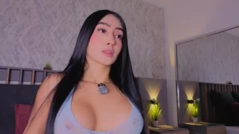 MIa online show from August 11, 2:52 pm