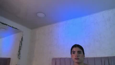 mia online show from August 15, 3:38 pm