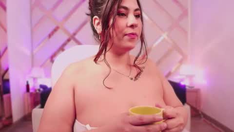 mia_pembroke_ online show from August 15, 4:16 am