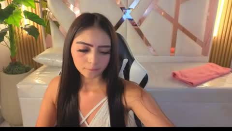 mia_petite_tp online show from August 15, 5:06 pm