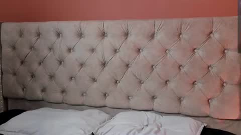mia_quinn__ online show from August 6, 4:17 pm
