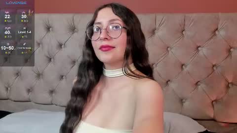mia_quinn__ online show from August 6, 5:23 pm