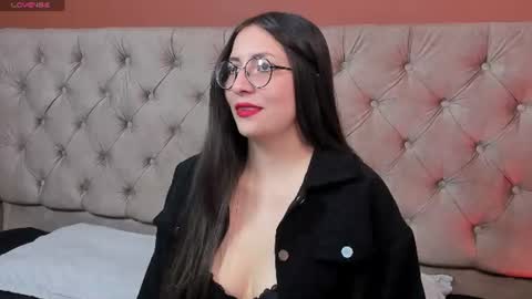 mia_quinn__ online show from August 13, 1:36 pm
