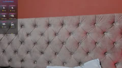 mia_quinn__ online show from August 13, 5:05 pm