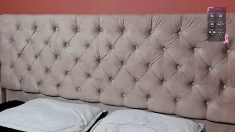 mia_quinn__ online show from August 14, 5:49 pm