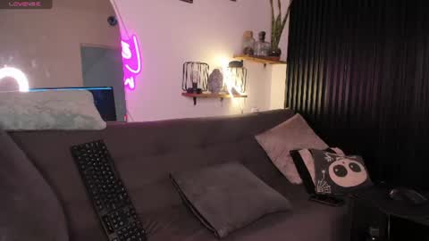 mia_ravenn online show from August 15, 6:01 pm