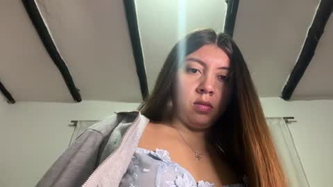 Mia Rouse online show from August 13, 5:05 pm