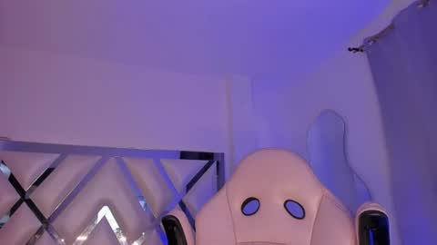 mia_royal online show from August 13, 7:06 pm