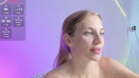 Mia online show from August 3, 3:35 am