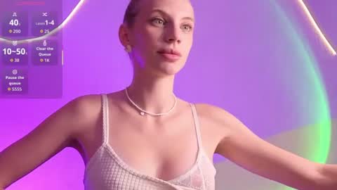Mia online show from August 13, 6:38 am