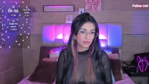 Mia online show from August 3, 1:45 am