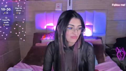 Mia online show from August 3, 3:57 am