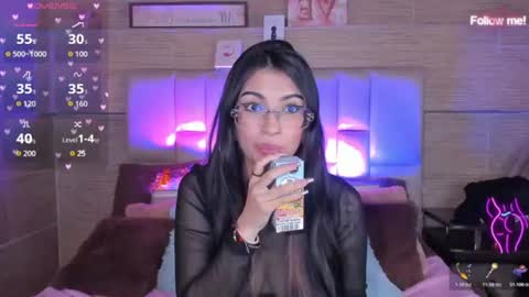Mia online show from August 3, 8:21 am