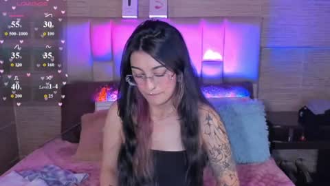 Mia online show from August 7, 2:44 am