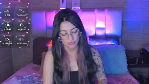 Mia online show from August 7, 4:56 am