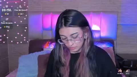 Mia online show from August 7, 7:08 am