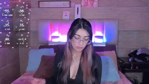 Mia online show from August 8, 2:22 am