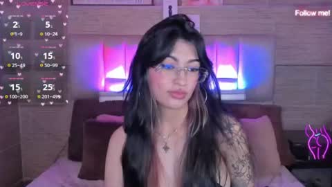 Mia online show from August 9, 7:20 am