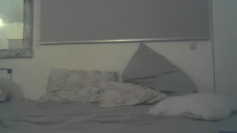 Mia online show from April 12, 4:35 am