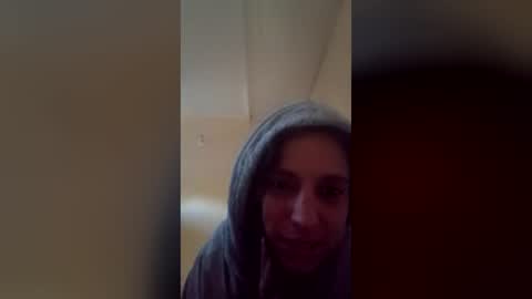 Mia online show from July 17, 11:10 am