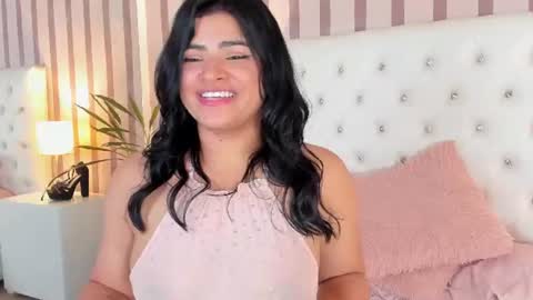 Mia Stones online show from August 9, 7:20 am