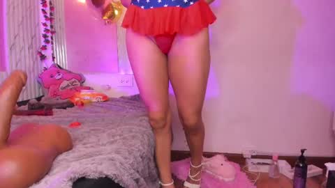 Mia online show from August 9, 9:32 am