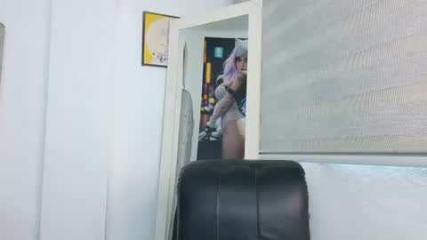 mia_thompson_0 online show from July 30, 6:58 pm