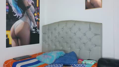 mia_thompson_0 online show from August 10, 1:56 pm