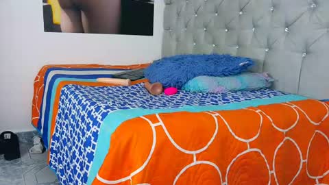 mia_thompson_0 online show from August 13, 4:54 pm