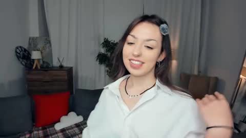 Mia online show from August 13, 9:51 pm
