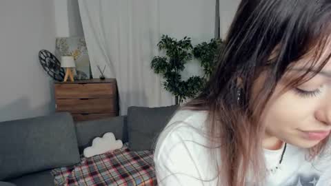Mia online show from August 14, 10:13 pm