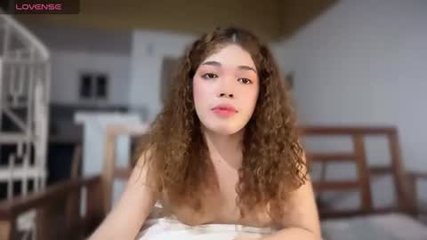 Mia online show from July 28, 7:09 pm