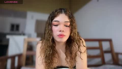 Mia online show from July 29, 5:31 pm