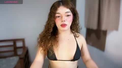 Mia online show from August 5, 5:22 pm