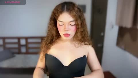 Mia online show from August 6, 5:45 pm