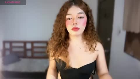Mia online show from August 6, 6:51 pm