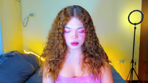 Mia online show from August 15, 9:57 am