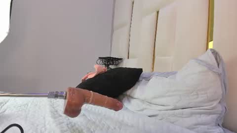 mia_vy online show from July 25, 4:27 am