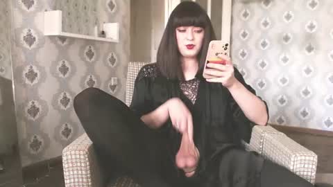mia_wallase online show from August 11, 7:54 am