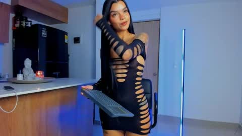 Im Mia online show from May 30, 12:57 am