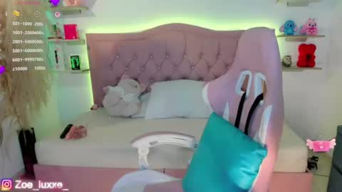 Mia online show from August 11, 12:45 am