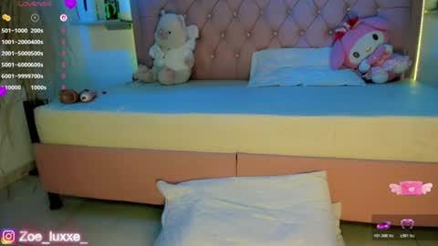 Mia online show from August 12, 12:35 am