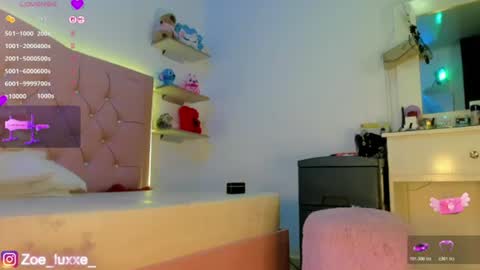 Mia online show from August 15, 1:53 am