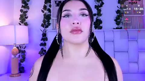 Mia online show from August 15, 11:25 am